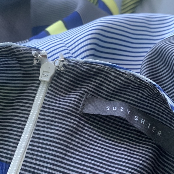 Mid Length Flowing Dress - Picture 3 of 5